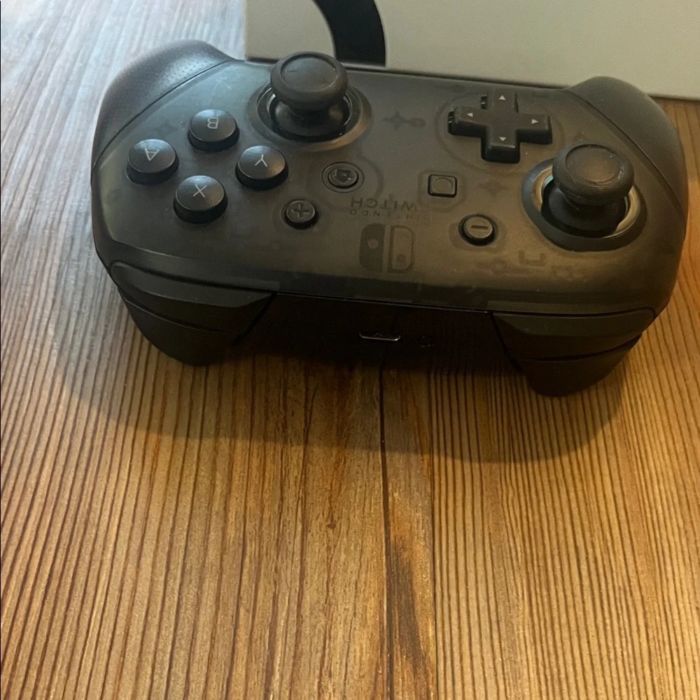 Nintendo Switch Accessory Bundle - Picture 5 of 14